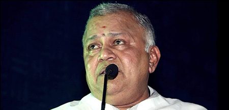 நடிகர் ராதாரவி தி.மு.க.வில் இணைவு