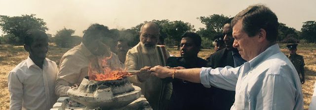 முள்ளிவாய்க்காலில் சுடரேற்றிய ரொறன்ரோ மாநகர மன்றத் தலைவர்