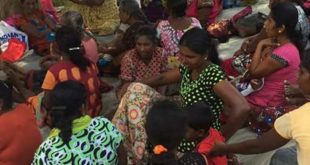 கடற்படையை வெளியேறக் கோரி முள்ளிக்குளம் மக்கள் போராட்டம்!