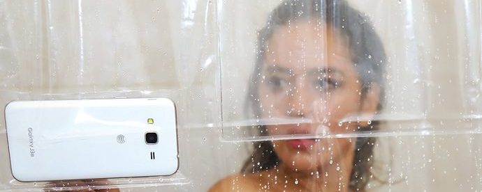 குளிப்பதற்கு மொபைல் போனை