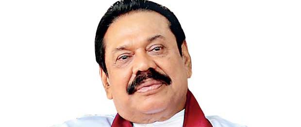 தேர்தல் செயலகத்தில் மஹிந்த