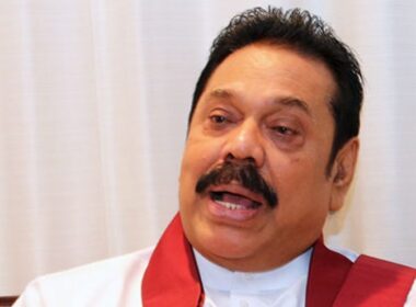 நாடு திரும்பினார் பிரதமர்